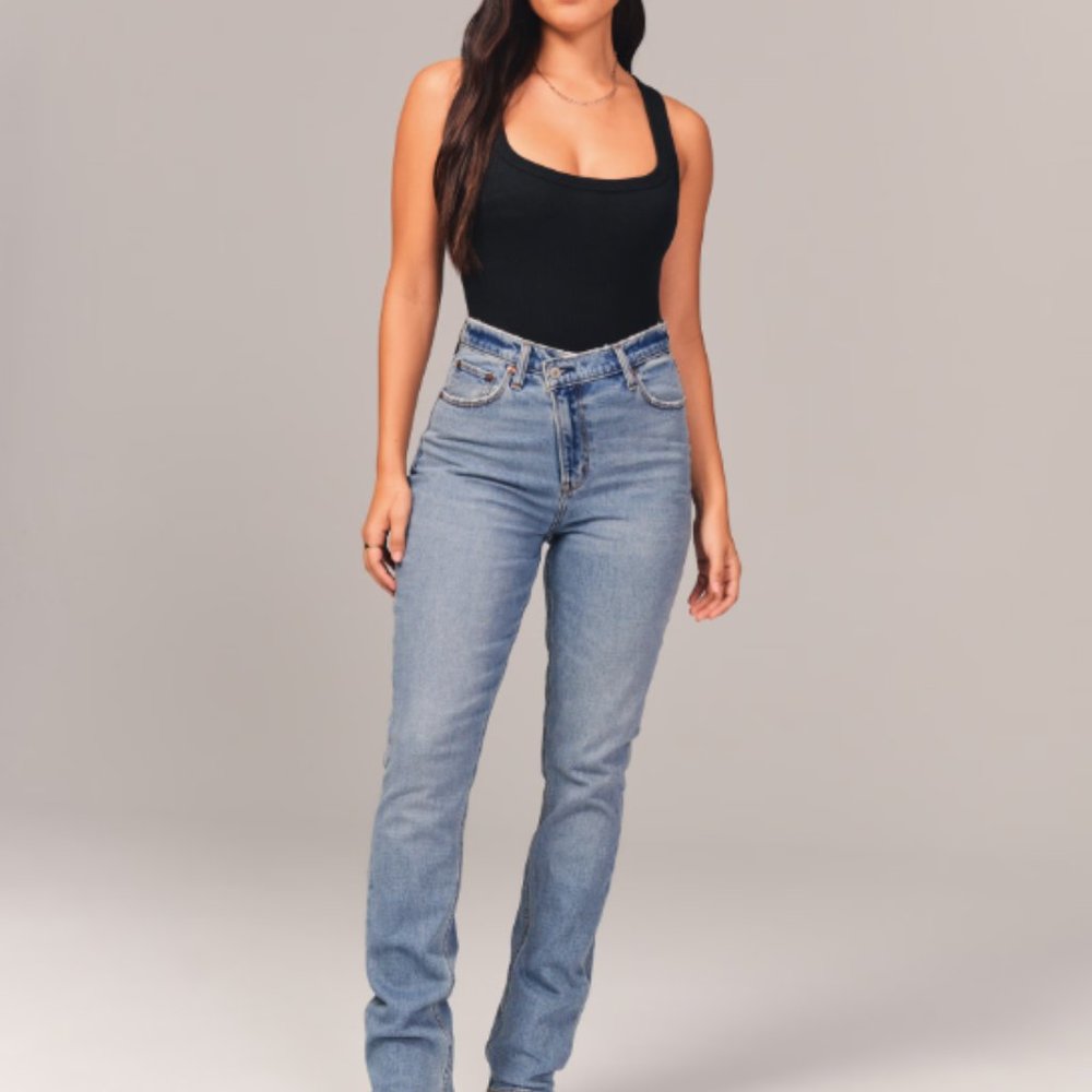 Abercrombie & Fitch Curve Love Ultra High Rise 90s Slim Straight Jean